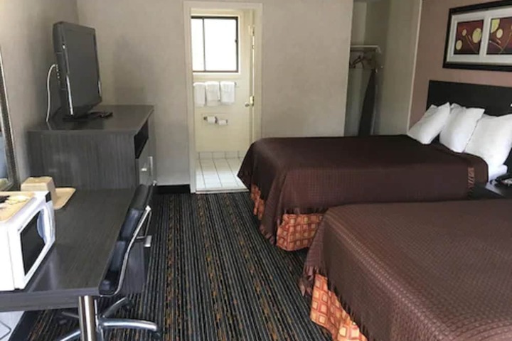 Room 11 of 29