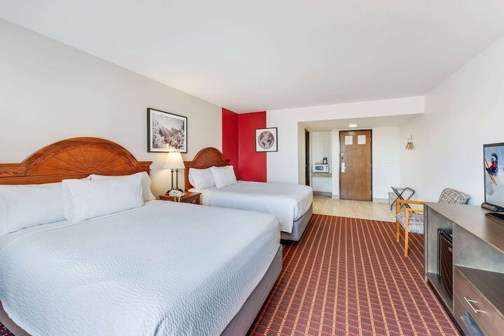 Room 25 of 39