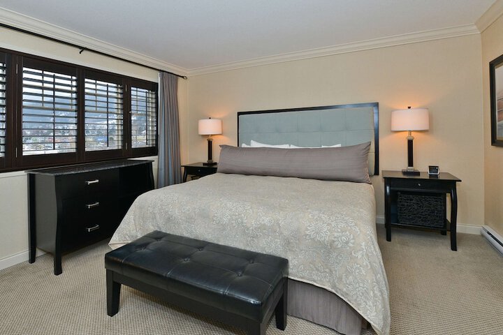Room 46 of 158