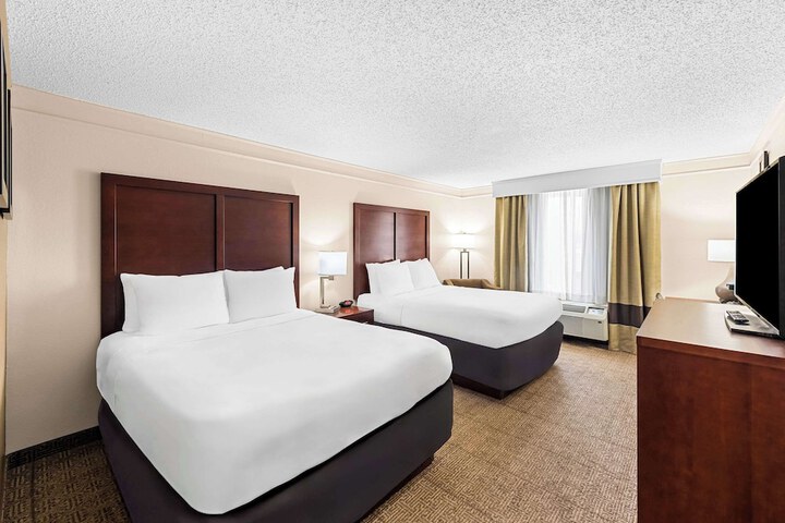 Comfort Inn & Suites Heath - Newark South