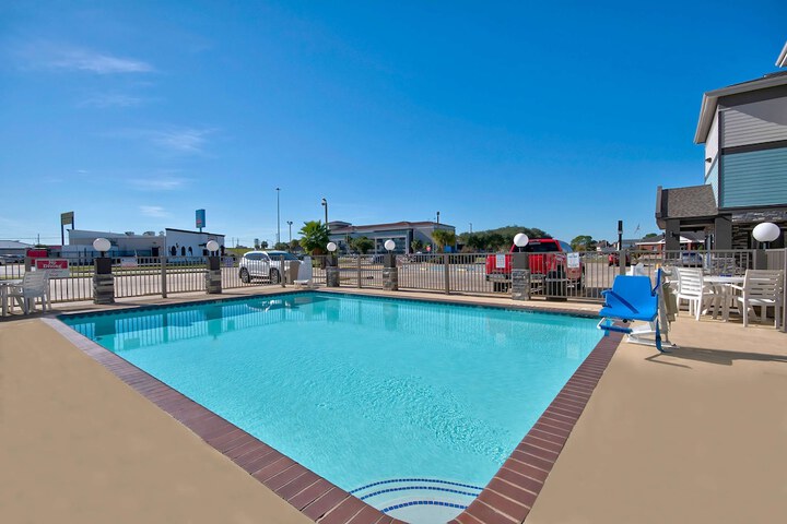 Pool 5 of 36