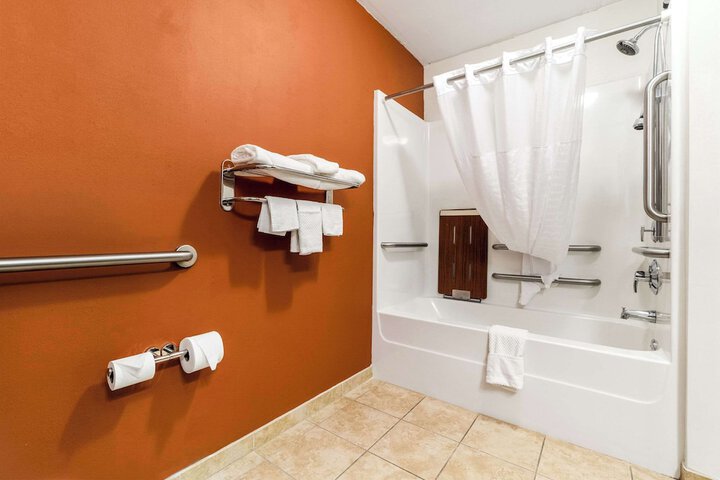 Room 42 of 60