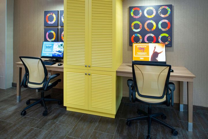 Business Center 92 of 93
