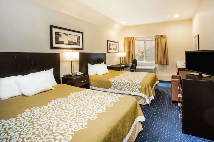 Days Inn by Wyndham Seattle Aurora