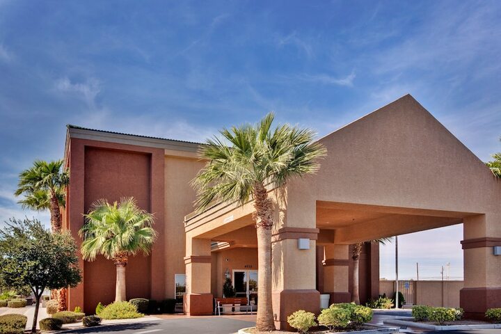 Hotel 5 of 40