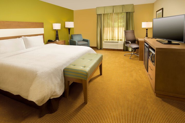 Room 32 of 43