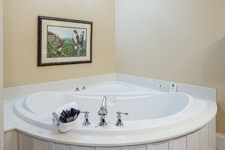 Whitestone Inn