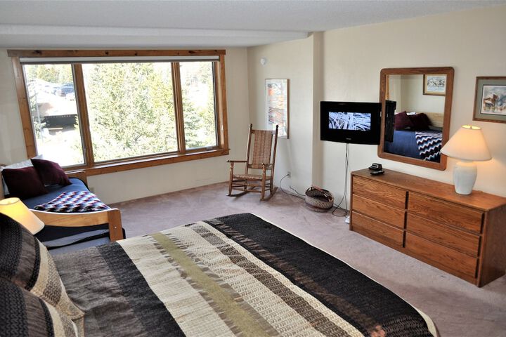 Room 8 of 25