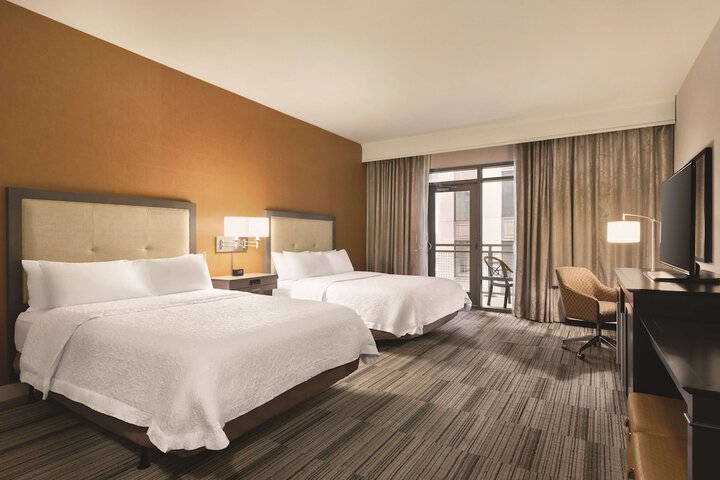 Room 33 of 48