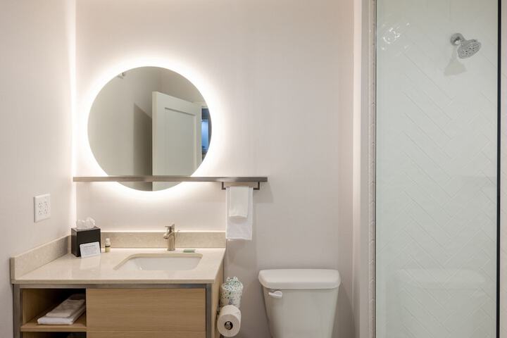 Room 28 of 45