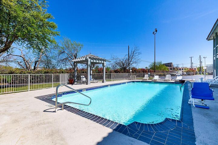 Pool 6 of 52