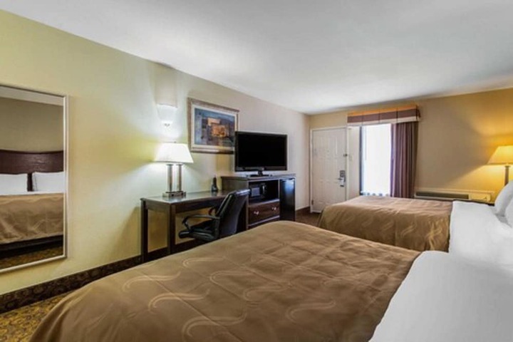 Room 37 of 60