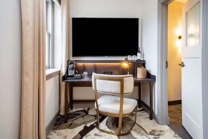Room 44 of 64