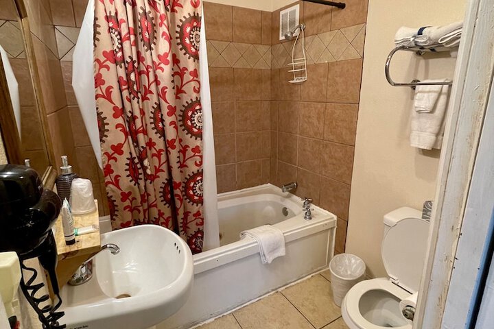 Room 19 of 75