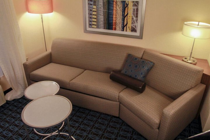 Room 10 of 33