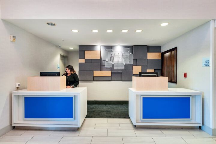 Hotel 5 of 27