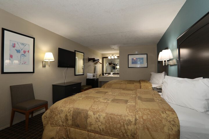 Room 14 of 38