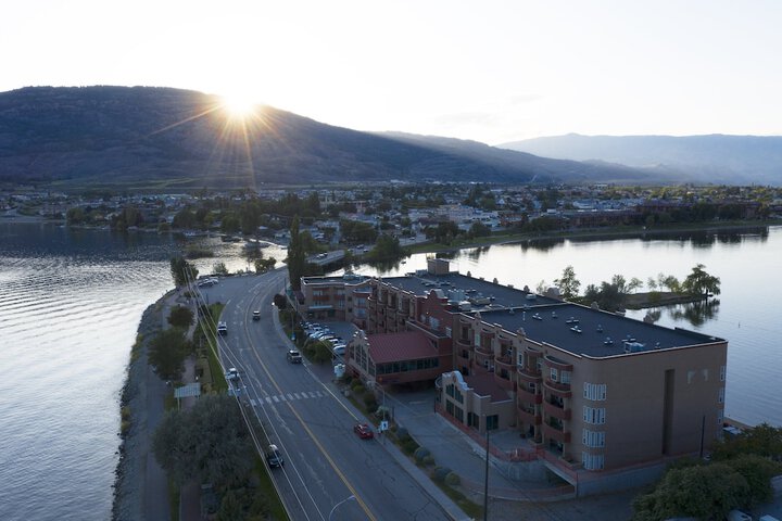 Holiday Inn Hotel & Suites Osoyoos by IHG