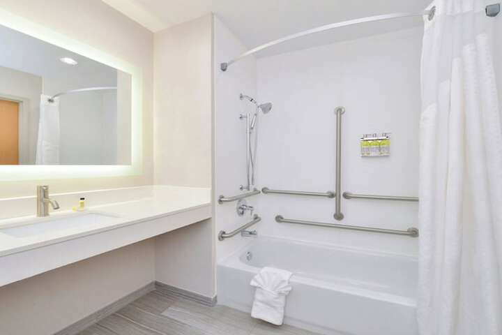 Holiday Inn Express & Suites Laplace by IHG