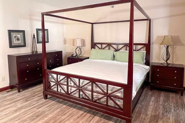 Room 16 of 30