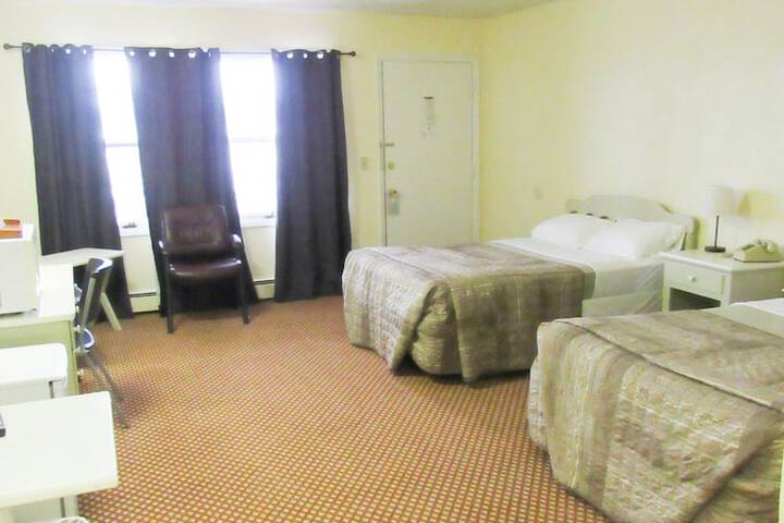 Room 6 of 18