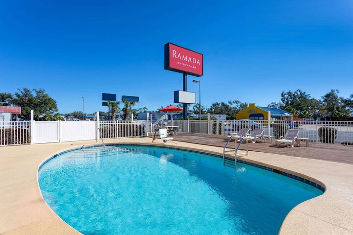 Pool 4 of 34