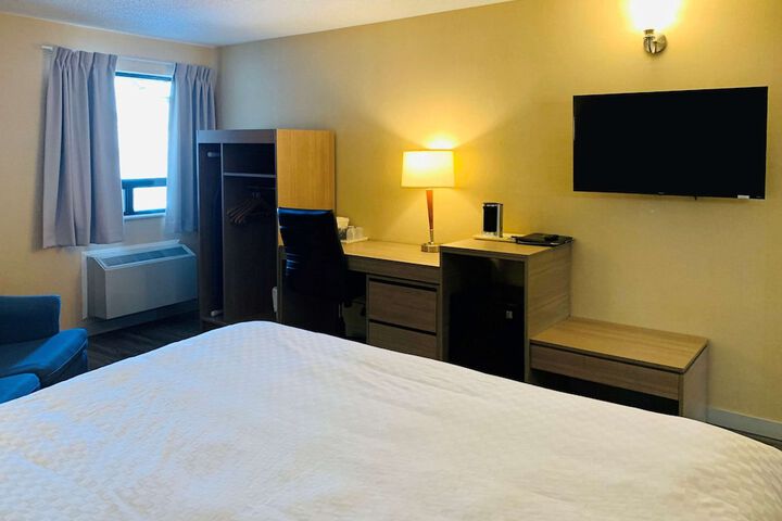 Room 27 of 71