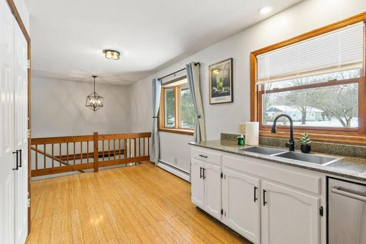 Near Ithaca!Hot Tub! LRG Home!Sleeps 14! Dogs ok!
