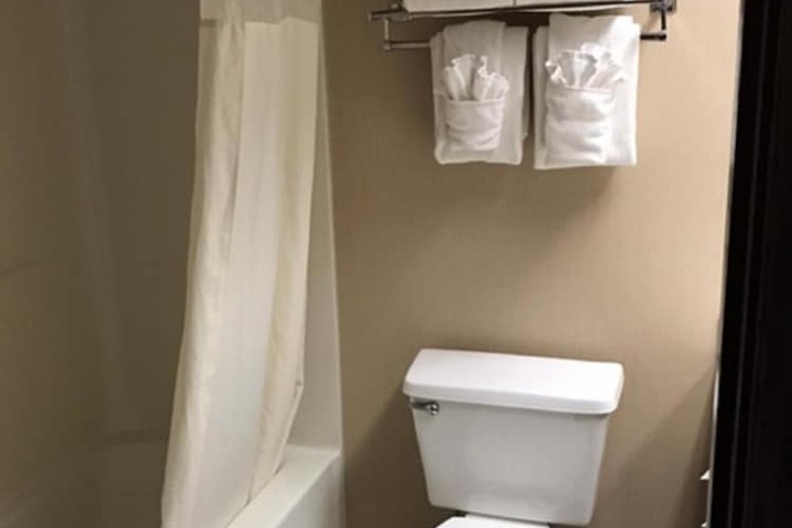 Room 42 of 59