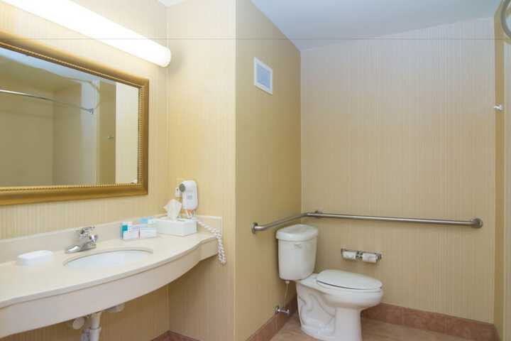 Room 11 of 17