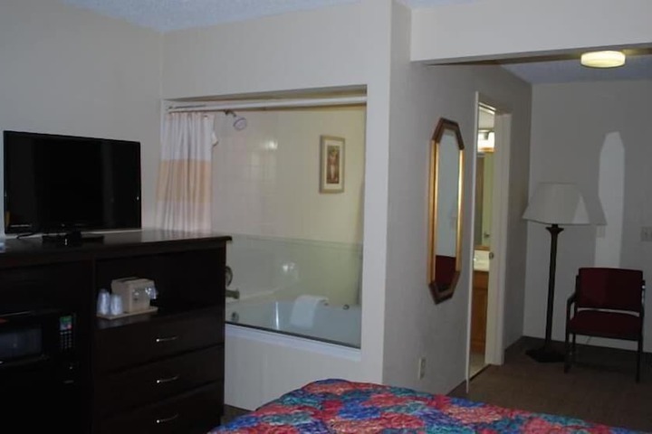 Room 13 of 35