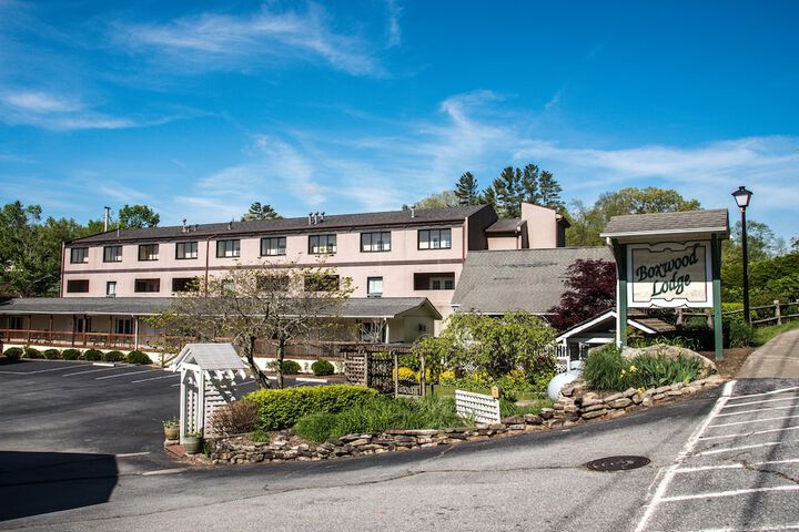 Hotel 4 of 102