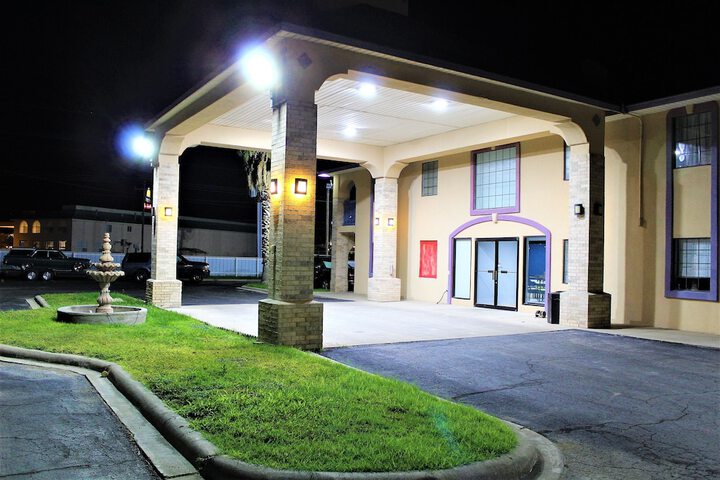 Hotel 2 of 44