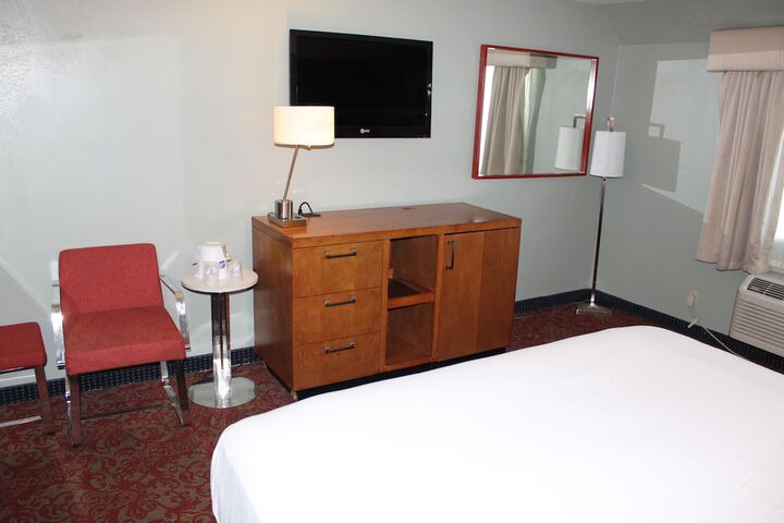 Room 48 of 76