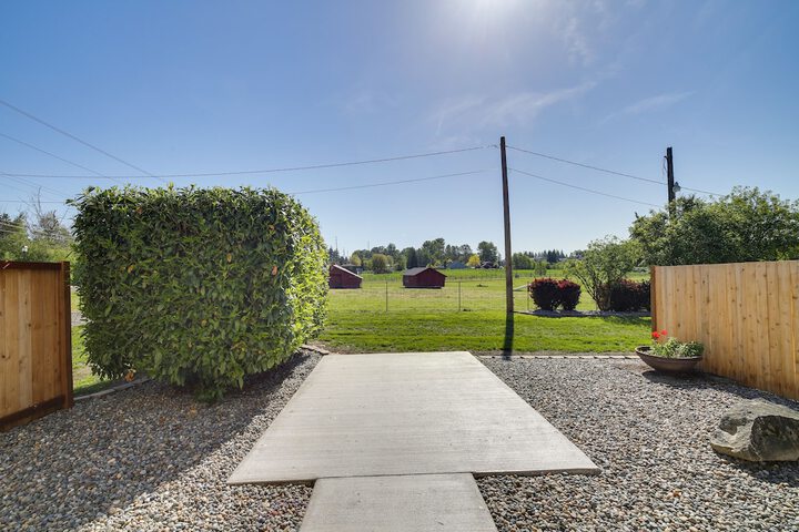 Luxurious Tacoma Retreat w / Quartz Countertops!