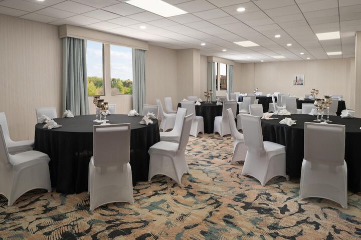DoubleTree by Hilton Virginia Beach