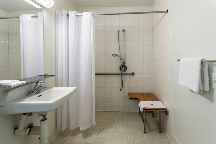 Room 21 of 21