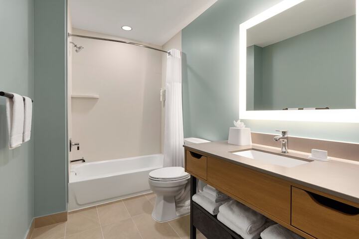 LivSmart Studios by Hilton Kokomo