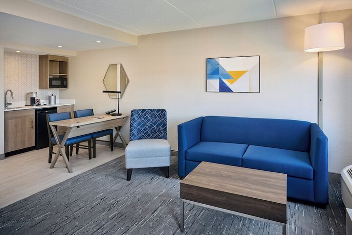 Room 14 of 38