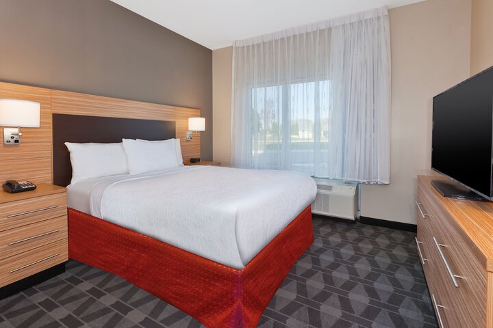 TownePlace Suites by Marriott Grand Rapids Airport Southeast