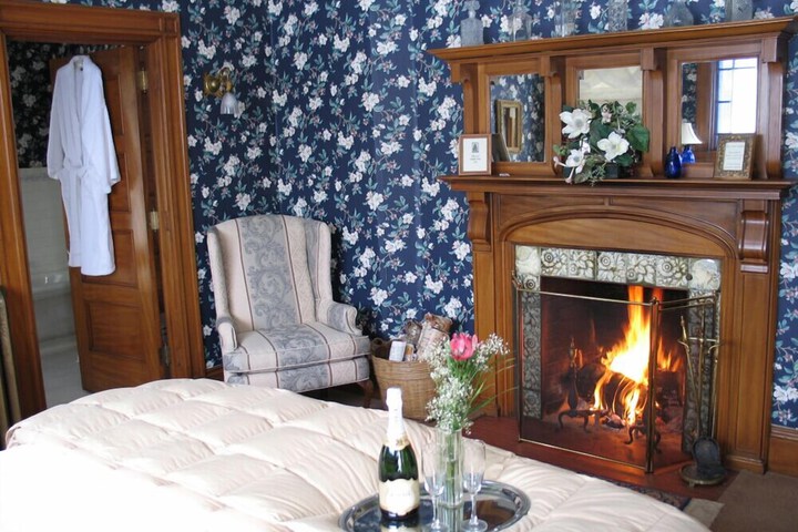 Room 45 of 98