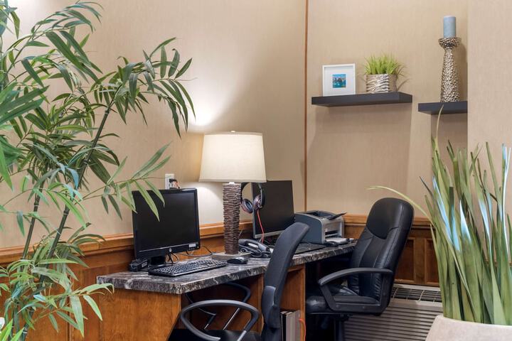 Business Center 46 of 47