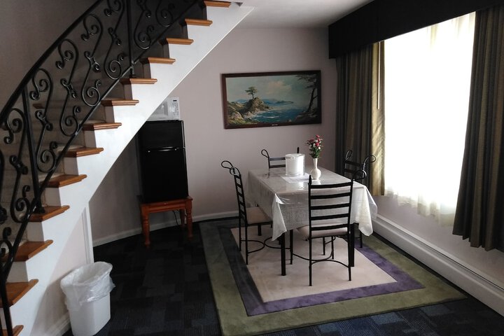 Room 33 of 42