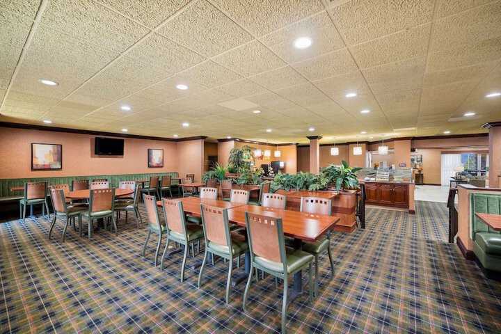 Breakfast/Coffee Service 26 of 30