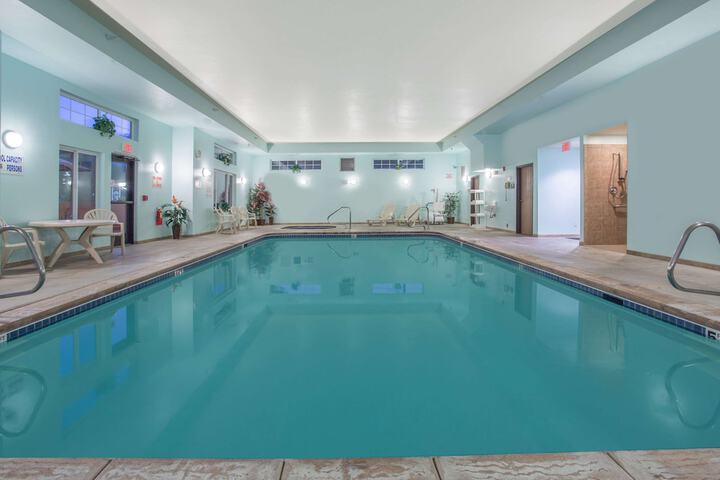 Pool 14 of 102