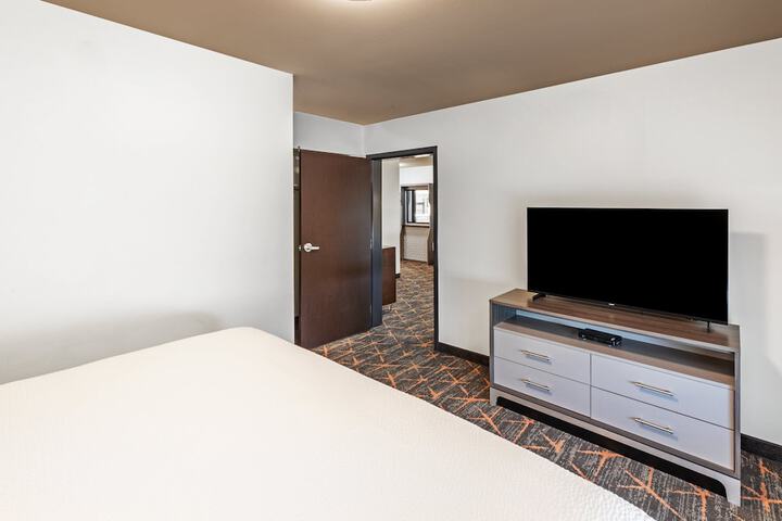 Holiday Inn Hotel & Suites Tulsa South by IHG