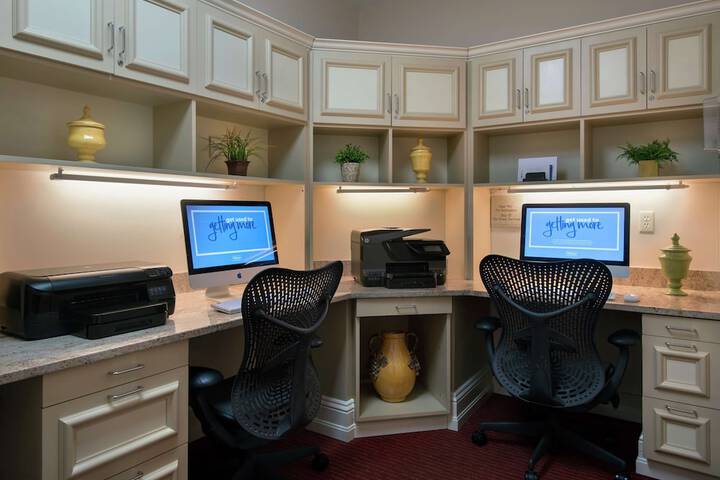Business Center 37 of 37