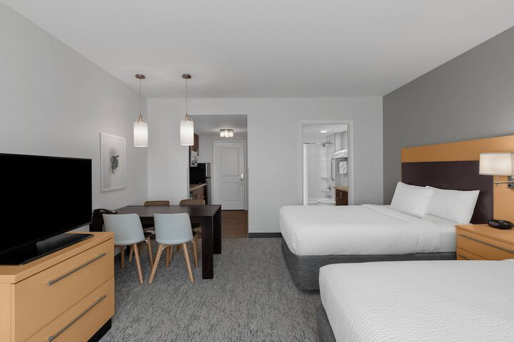 Room 10 of 30