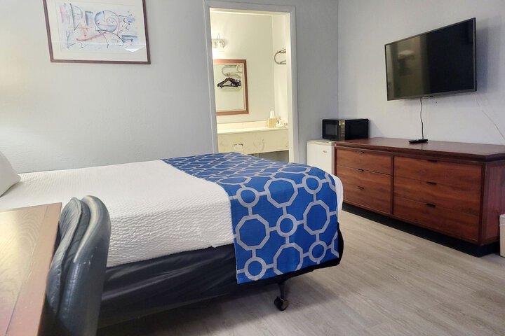 Room 21 of 40