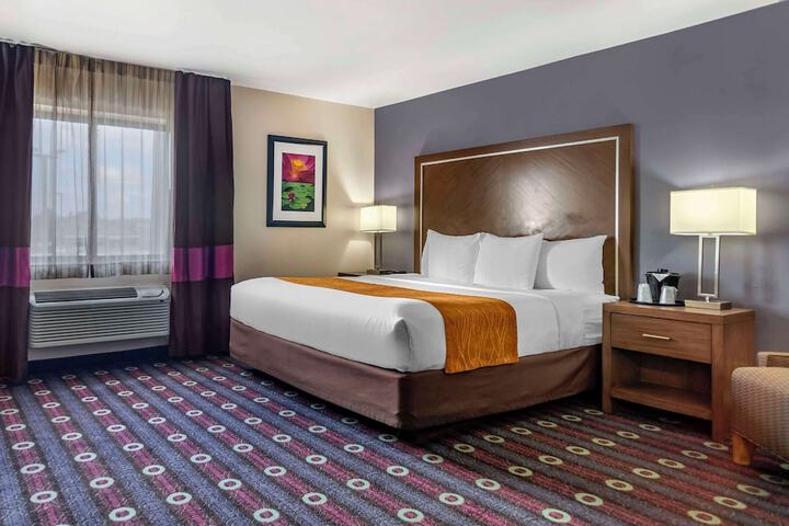 Room 30 of 42